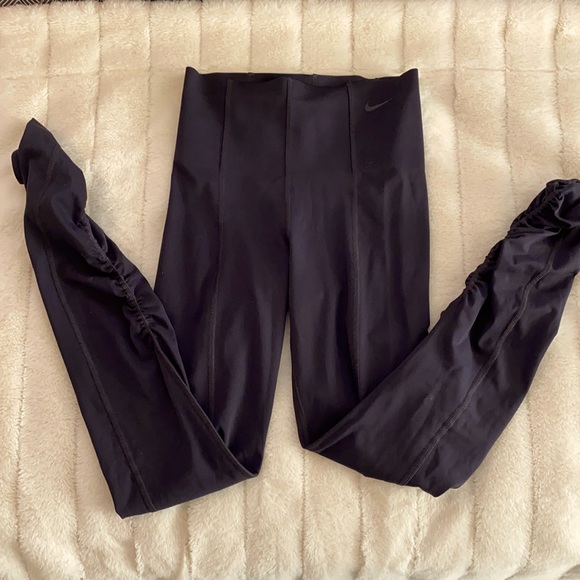 NIKE High Waisted Dry Fit Yoga Leggings - Picture 1 of 2